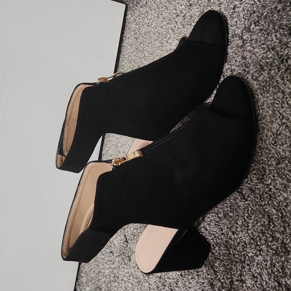 Black heels